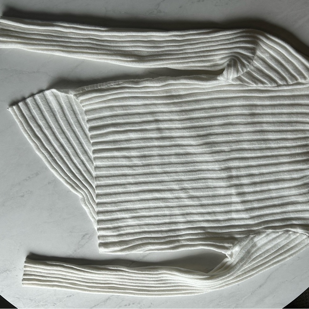 Chic White Ribbed Sweater - Picture 8 of 11